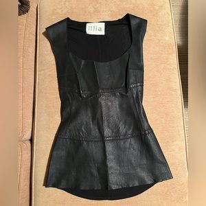 illia black leather top, Size 4